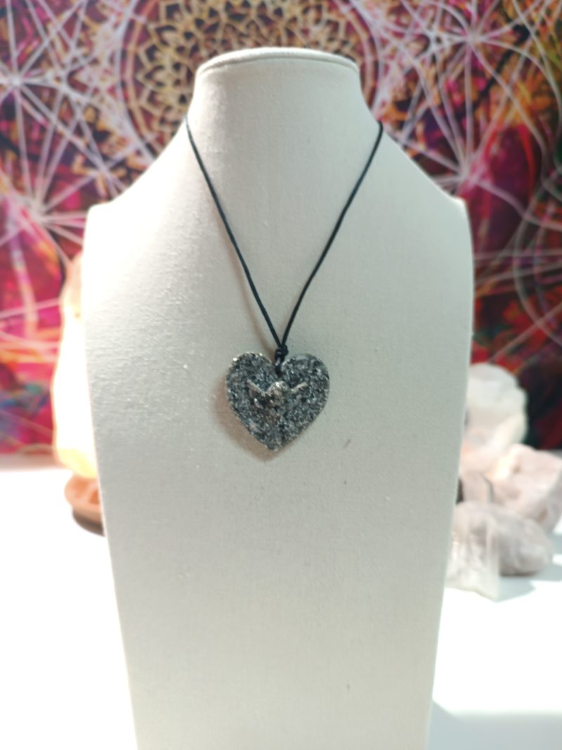 Orgonita / Electronite Colgante Corazón con Angelito