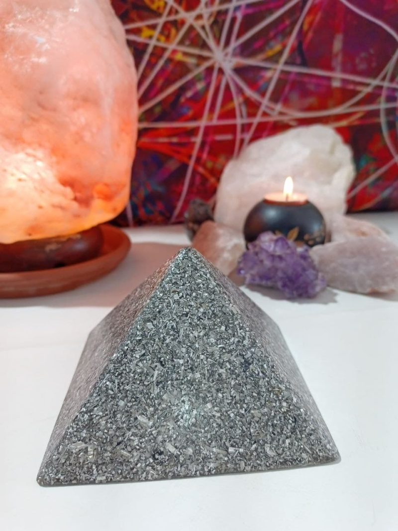 Orgonita / Electronite Pirámide Super Grande 4 lados