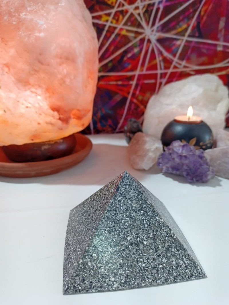 Orgonita / Electronite Pirámide Grande 4 lados