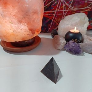 Orgonita VIRUTA DE HIERRO Pirámide 3 lados