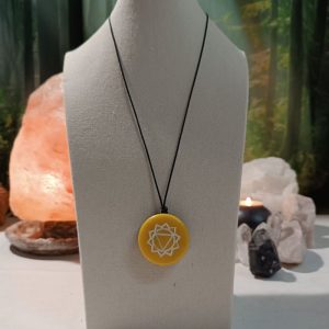 Orgonita / Electronite Colgante o llavero Plexo Solar formato Semicírculo