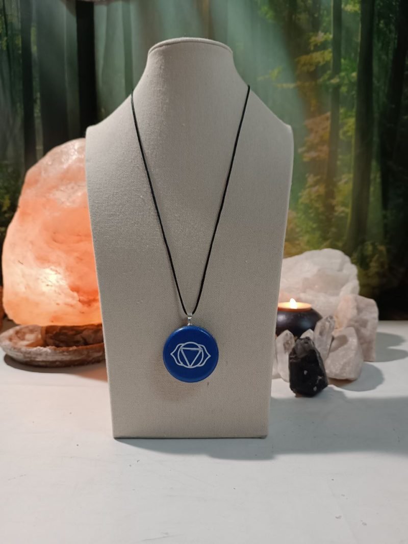 Orgonita / Electronite Colgante o llavero Chakra Tercer Ojo formato Semicírculo - Imagen 4