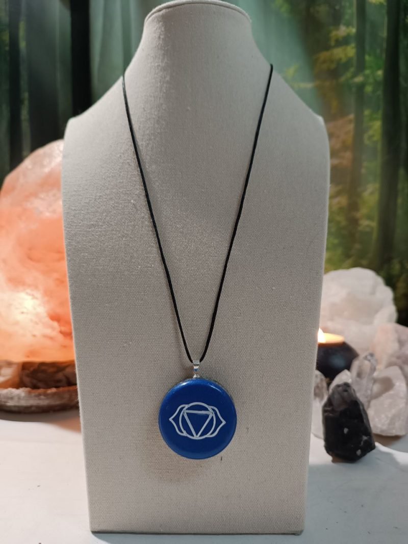 Orgonita / Electronite Colgante o llavero Chakra Tercer Ojo formato Semicírculo