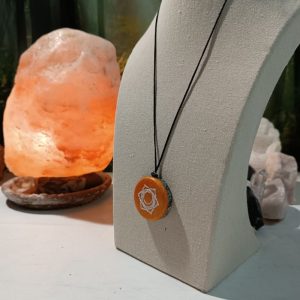 Orgonita / Electronite Colgante o llavero Sacro formato Semicírculo