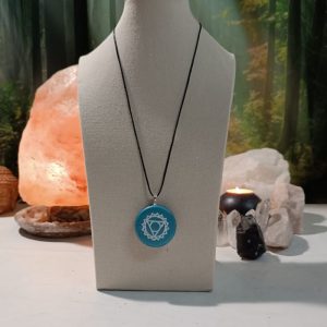 Orgonita / Electronite Colgante o llavero Chakra de Garganta formato Semicirculo