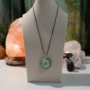 Orgonita / Electronite Colgante o llavero Chakra Corazón o Cardíaco formato Semiesfera