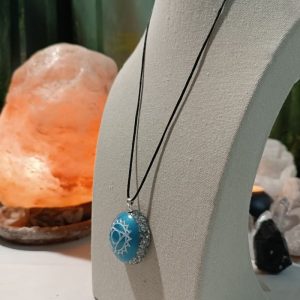 Orgonita / Electronite Colgante o llavero Chakra de Garganta formato Semiesfera