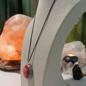 Orgonita / Electronite Colgante o llavero Chakra Raíz formato Semiesfera