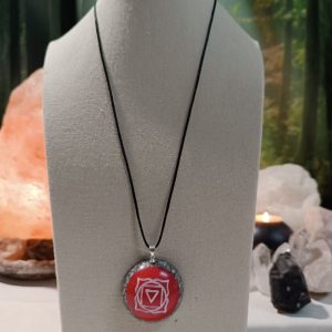 Orgonita / Electronite Colgante o llavero Chakra Raíz formato Semiesfera