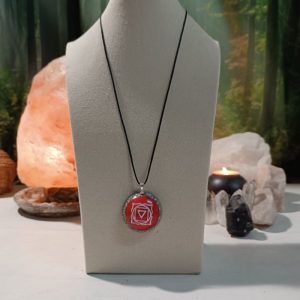 Orgonita / Electronite Colgante o llavero Chakra Raíz formato Semiesfera