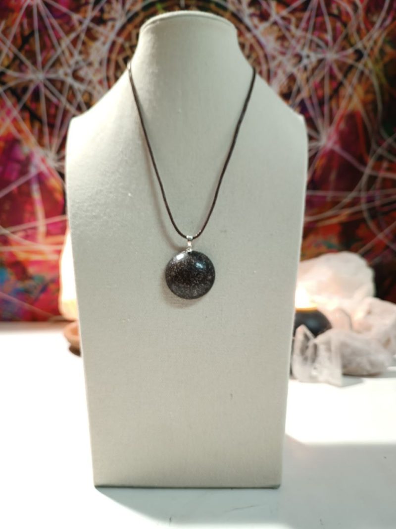 Orgonita VIRUTA PEQUEÑA DE HIERRO colgante Semicírculo Pequeño - Imagen 2