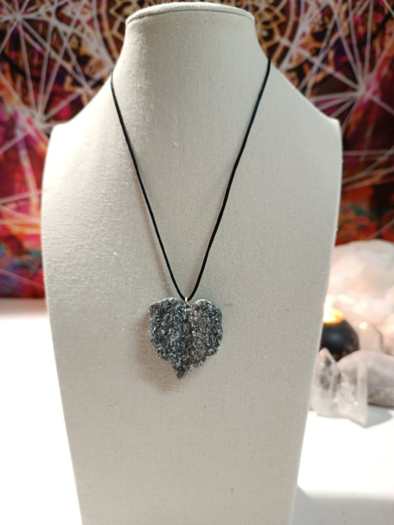 Orgonita / Electronite Colgante Hoja Corazón