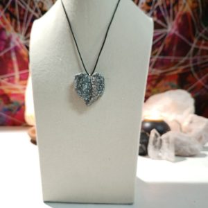 Orgonita / Electronite Colgante Hoja Corazón