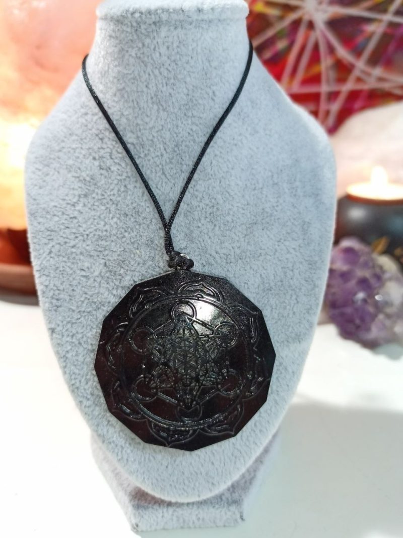 Colgante Orgonita formato Metatrón de Magnetita