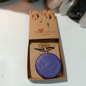 Orgonita / Electronite Colgante o llavero Chakra Corona formato Semicirculo