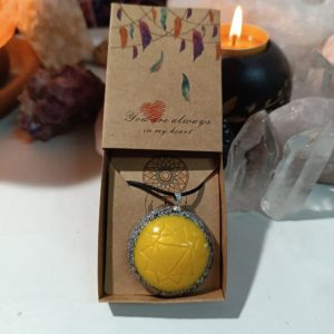 Orgonita / Electronite Colgante o llavero Chakra Plexo Solar formato Semiesfera