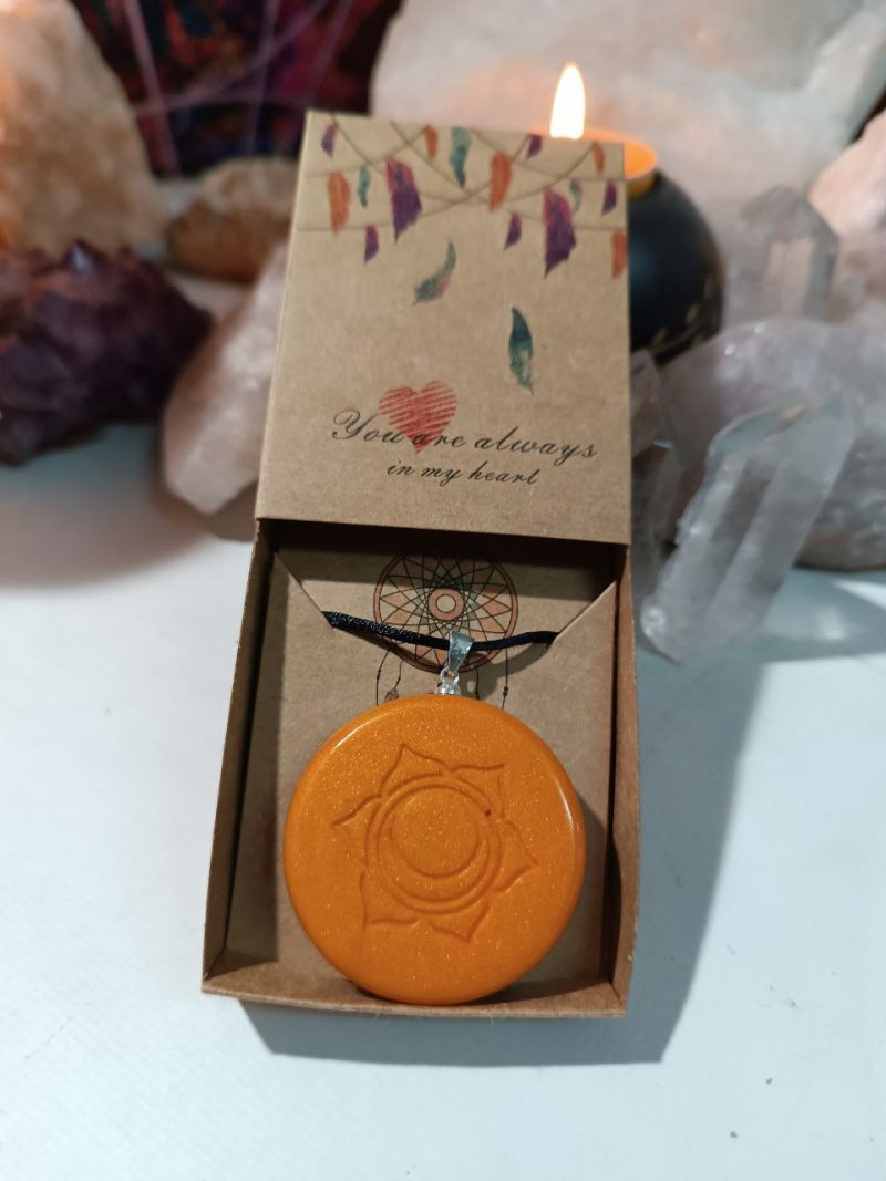 Orgonita / Electronite Colgante o llavero Sacro formato Semicírculo - Imagen 5