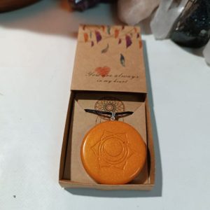 Orgonita / Electronite Colgante o llavero Sacro formato Semicírculo