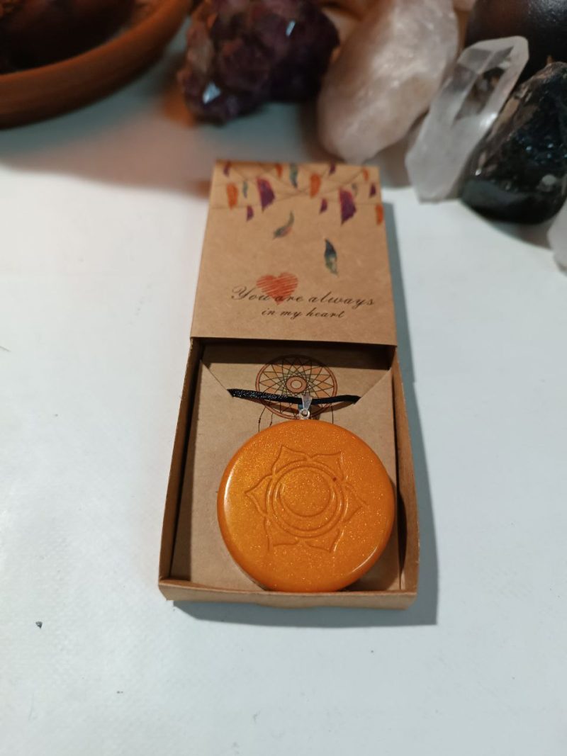 Orgonita / Electronite Colgante o llavero Sacro formato Semicírculo - Imagen 6