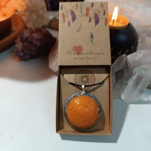 Orgonita / Electronite Colgante o llavero Chakra Sacro formato Semiesfera