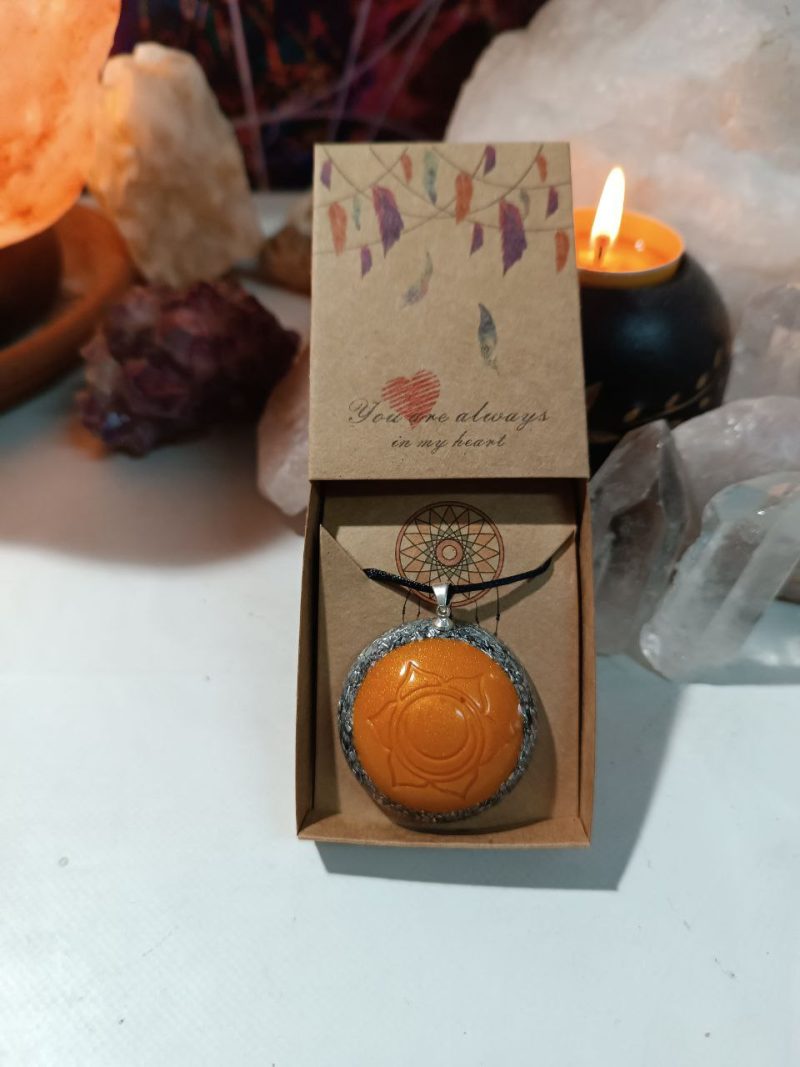 Orgonita / Electronite Colgante o llavero Chakra Sacro formato Semiesfera - Imagen 6