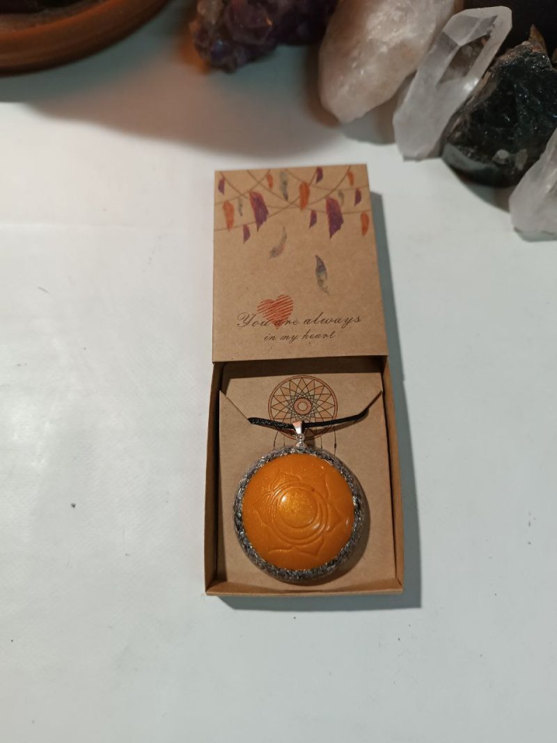 Orgonita / Electronite Colgante o llavero Chakra Sacro formato Semiesfera - Imagen 5