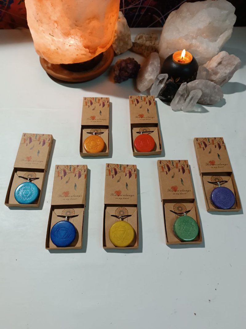 Orgonita / Electronite Colgante o llavero Chakra Corona formato Semicirculo - Imagen 7