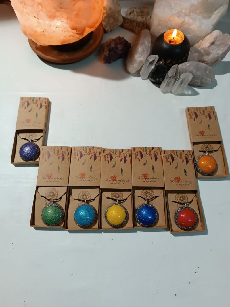 Orgonita / Electronite Colgante o llavero Chakra Corazón o Cardíaco formato Semiesfera - Imagen 7